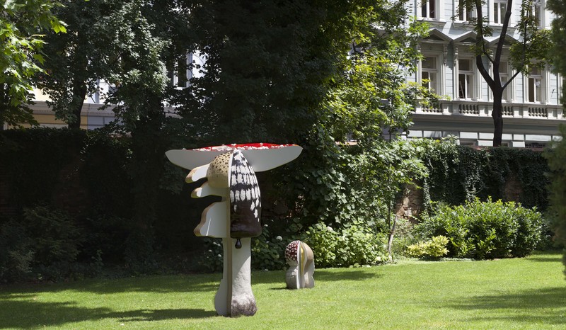Giant Multiple Mushrooms (Large and Small)